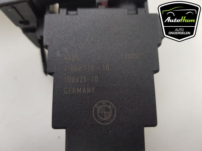 Kontaktslot+Sleutel van een BMW 3 serie (E90) 320d 16V 2007