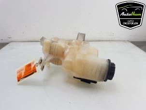 Gebruikte Expansievat Landrover Discovery IV (LAS) 3.0 SD V6 24V Prijs € 25,00 Margeregeling aangeboden door AutoHam