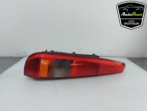Gebruikte Achterlicht links Ford Fiesta 5 (JD/JH) 1.4 16V Prijs € 25,00 Margeregeling aangeboden door AutoHam