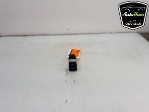 Gebruikte Handrem schakelaar Volkswagen Golf VII (AUA) e-Golf Prijs € 20,00 Margeregeling aangeboden door AutoHam