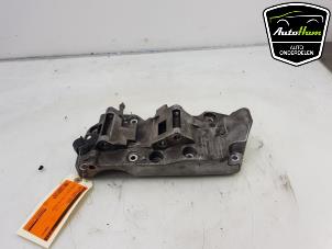 Gebruikte Dynamosteun boven BMW 3 serie (F30) 320d 2.0 16V EfficientDynamicsEdition Prijs € 30,00 Margeregeling aangeboden door AutoHam