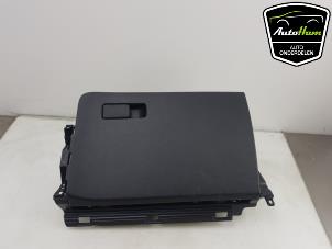 Gebruikte Dashboardkastje Kia Proceed (CD) 1.4 T-GDI 16V Prijs € 50,00 Margeregeling aangeboden door AutoHam