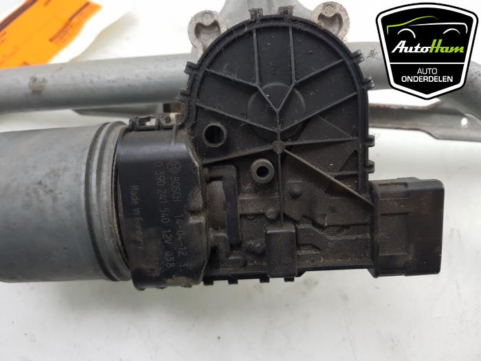 Ruitenwismotor+Mechaniek van een Peugeot 208 I (CA/CC/CK/CL) 1.2 Vti 12V PureTech 82 2014