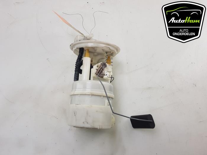 Gebruikte Tank element Pomp Renault Clio IV (5R) 1.2 16V Prijs € 40,00 Margeregeling aangeboden door AutoHam