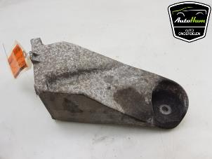 Gebruikte Motorrubber Porsche Cayenne (9PA) 3.2 V6 24V Prijs € 30,00 Margeregeling aangeboden door AutoHam