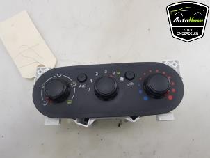 Gebruikte Chaufage Bedieningspaneel Renault Trafic (1FL/2FL/3FL/4FL) 1.6 dCi 145 Twin Turbo Prijs € 60,50 Inclusief btw aangeboden door AutoHam