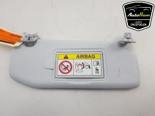 Gebruikte Zonneklep Peugeot 2008 (CU) 1.2 12V e-THP PureTech 130 Prijs € 10,00 Margeregeling aangeboden door AutoHam