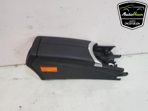 Gebruikte Armleuning Mercedes C Estate (S205) C-220 CDI BlueTEC, C-220 d 2.2 16V Prijs € 75,00 Margeregeling aangeboden door AutoHam