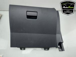 Gebruikte Dashboardkastje Mazda 2 (DJ/DL) 1.5 SkyActiv-G 90 Prijs € 35,00 Margeregeling aangeboden door AutoHam