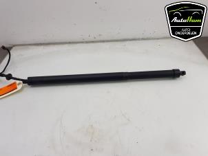 Gebruikte Achterklep motor Jaguar F-Pace 3.0 D 24V AWD Prijs € 125,00 Margeregeling aangeboden door AutoHam