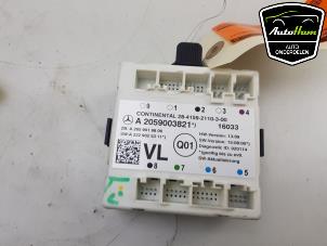 Gebruikte Module Centrale Deurvergrendeling Mercedes C (W205) C-180 1.6 16V Prijs € 50,00 Margeregeling aangeboden door AutoHam