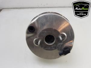 Gebruikte Rembekrachtiger Mercedes C (W205) C-180 1.6 16V Prijs € 45,00 Margeregeling aangeboden door AutoHam