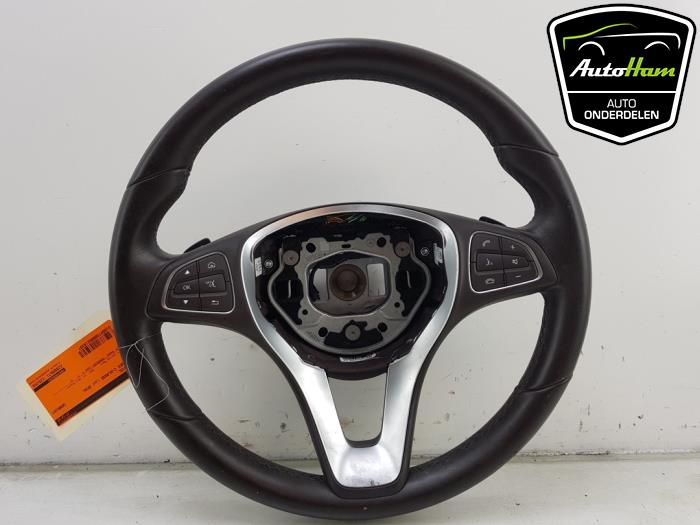 Stuurwiel van een Mercedes-Benz C (W205) C-180 1.6 16V 2016