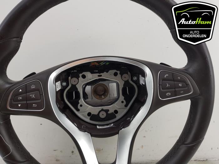 Stuurwiel van een Mercedes-Benz C (W205) C-180 1.6 16V 2016