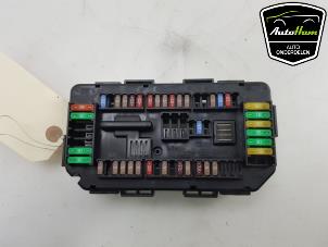 Gebruikte Stroomverdeler BMW 3 serie Touring (F31) 320d 2.0 16V EfficientDynamicsEdition Prijs € 20,00 Margeregeling aangeboden door AutoHam