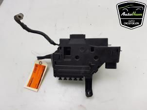 Gebruikte Zekeringkast Mercedes C (W205) C-200 2.0 CGI 16V Prijs € 65,00 Margeregeling aangeboden door AutoHam