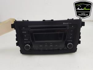 Gebruikte Radio CD Speler Suzuki Celerio (LF) 1.0 12V Dualjet Prijs € 100,00 Margeregeling aangeboden door AutoHam
