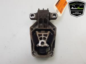 Gebruikte Versnellingsbak Steun Mercedes B (W246) 1.6 B-180 BlueEFFICIENCY Turbo 16V Prijs € 15,00 Margeregeling aangeboden door AutoHam