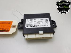 Gebruikte Module PDC Renault Kadjar (RFEH) 1.6 dCi 4x4 Prijs € 115,00 Margeregeling aangeboden door AutoHam