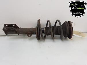 Gebruikte Schokdemper links-voor Toyota Avensis Wagon (T25/B1E) 2.0 16V VVT-i D4 Prijs € 60,00 Margeregeling aangeboden door AutoHam