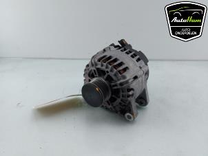 Gebruikte Dynamo Opel Corsa F (UB/UH/UP) 1.2 12V 75 Prijs € 50,00 Margeregeling aangeboden door AutoHam