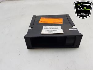 Gebruikte AUX/USB aansluiting Audi A3 Sportback (8PA) 1.8 TFSI 16V Prijs € 75,00 Margeregeling aangeboden door AutoHam