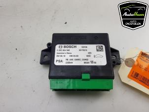 Gebruikte PDC Module Peugeot 208 I (CA/CC/CK/CL) 1.2 Vti 12V PureTech 82 Prijs € 20,00 Margeregeling aangeboden door AutoHam