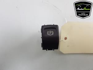 Gebruikte Schakelaar handrem Opel Meriva 1.4 Turbo 16V ecoFLEX Prijs € 5,00 Margeregeling aangeboden door AutoHam