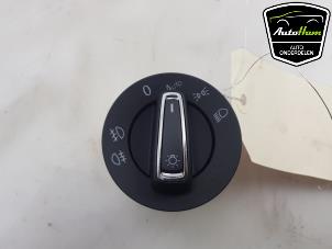Gebruikte Licht Schakelaar Seat Leon (5FB) 1.4 TSI Ecomotive 16V Prijs € 10,00 Margeregeling aangeboden door AutoHam