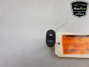 Gebruikte Elektrisch Raam Schakelaar Ford Transit 2.2 TDCi 16V Prijs € 15,00 Margeregeling aangeboden door AutoHam