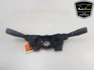 Gebruikte Licht + Raw Schakelaar Toyota RAV4 (A4) 2.5 Hybrid 16V VVT-i 4x4 Prijs € 50,00 Margeregeling aangeboden door AutoHam