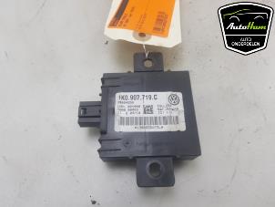 Gebruikte Alarm module Volkswagen Caddy III (2KA,2KH,2CA,2CH) 2.0 TDI DPF Prijs € 15,00 Margeregeling aangeboden door AutoHam