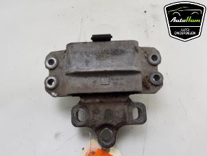 Gebruikte Motorsteun Volkswagen Caddy III (2KA,2KH,2CA,2CH) 2.0 TDI DPF Prijs € 25,00 Margeregeling aangeboden door AutoHam