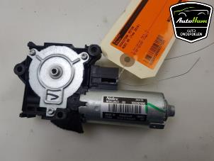 Gebruikte Schuifdak Motor Audi A5 Sportback (F5A/F5F) 2.0 35 TFSI Mild Hybrid 16V Prijs € 75,00 Margeregeling aangeboden door AutoHam