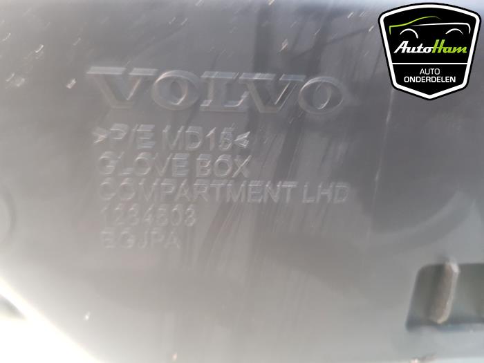 Handschoenenkastje van een Volvo V40 (MV) 1.6 D2 2015