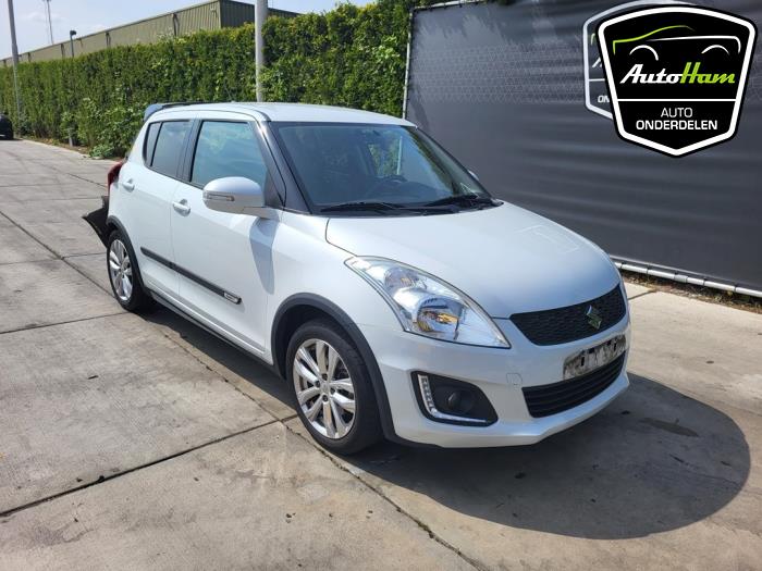 Motorkap van een Suzuki Swift (ZA/ZC/ZD) 1.2 16V 2015