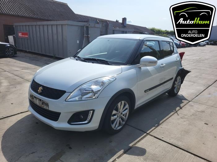 Motorkap van een Suzuki Swift (ZA/ZC/ZD) 1.2 16V 2015