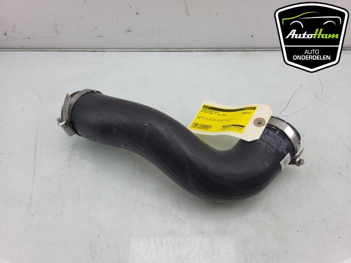 Gebruikte Intercooler Buis Volkswagen Multivan T7 2.0 TSI 16V Prijs € 40,00 Margeregeling aangeboden door AutoHam