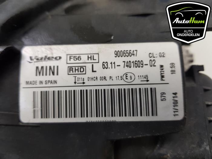 Koplamp links van een MINI Mini (F55) 1.5 12V Cooper 2015