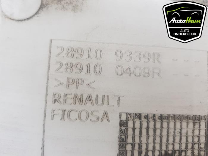 Ruitensproeiertank voor van een Dacia Sandero III 1.0 TCe 90 12V 2021