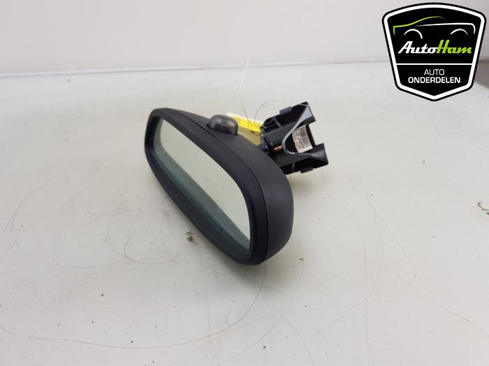 Spiegel binnen van een MINI Mini (F55) 1.5 12V Cooper 2015
