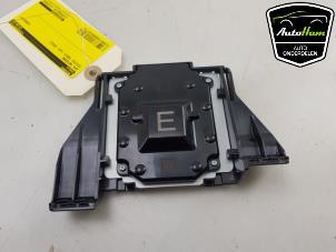 Gebruikte GPS Antenne Toyota Yaris IV (P21/PA1/PH1) 1.5 12V Hybrid 115 Prijs € 75,00 Margeregeling aangeboden door AutoHam