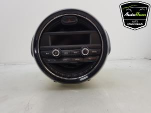 Gebruikte Radio Mini Mini (F55) 1.5 12V Cooper Prijs € 125,00 Margeregeling aangeboden door AutoHam