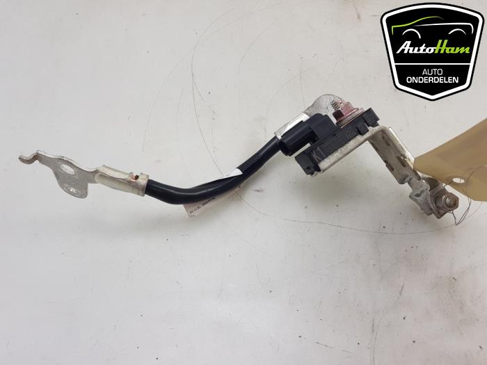 Accu sensor van een Toyota Yaris IV (P21/PA1/PH1) 1.5 12V Hybrid 115 2020
