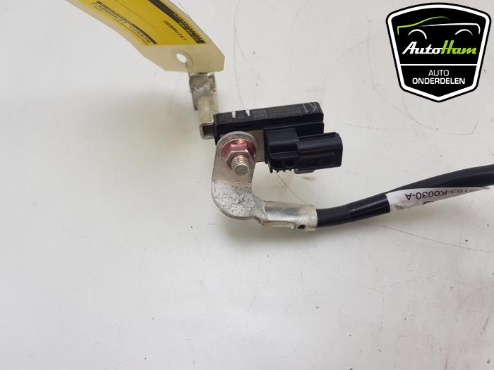 Accu sensor van een Toyota Yaris IV (P21/PA1/PH1) 1.5 12V Hybrid 115 2020