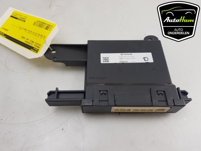 Gebruikte Module climatronic Toyota Yaris IV (P21/PA1/PH1) 1.5 12V Hybrid 115 Prijs € 75,00 Margeregeling aangeboden door AutoHam