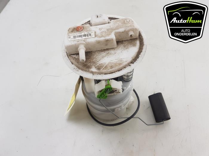 Gebruikte Tank element Pomp Renault Captur I (2R) 1.2 TCE 16V EDC Prijs € 45,00 Margeregeling aangeboden door AutoHam