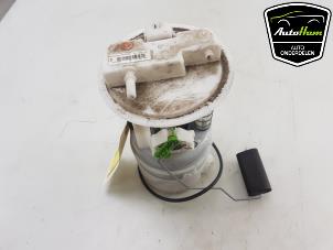 Gebruikte Tank element Pomp Renault Captur (2R) 1.2 TCE 16V EDC Prijs € 45,00 Margeregeling aangeboden door AutoHam