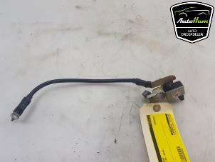 Gebruikte Accu sensor Hyundai i10 1.0 12V Prijs € 30,00 Margeregeling aangeboden door AutoHam