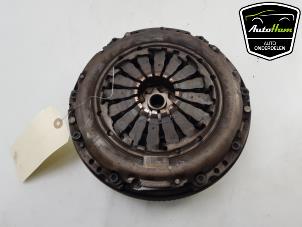 Gebruikte Vliegwiel dubbele massa Alfa Romeo MiTo (955) 1.3 JTDm 16V Prijs € 125,00 Margeregeling aangeboden door AutoHam